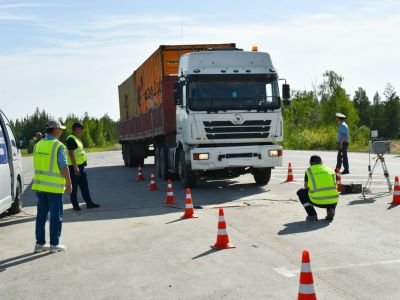 На федеральной автодороге «Колыма» работает пост весогабаритного контроля