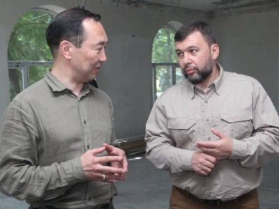 Айсен Николаев и Денис Пушилин обсудили усиление сотрудничества между Якутией и ДНР