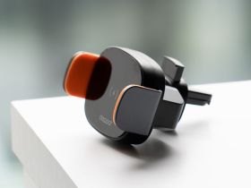 Автомобильный держатель Deppa (55207) Crab QI Stone для смартфона в воздуховод/на приборную панель15W (черный)