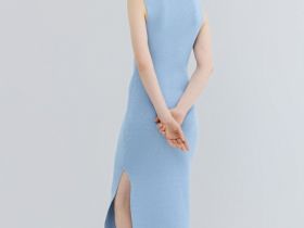 Вязаное платье в рубчик с воротником-стойкой, Голубой