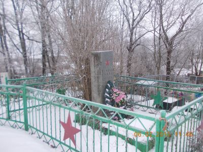 Братская могила воинов Советской Армии, погибших в боях с немецко-фашистскими захватчиками в марте 1944 года