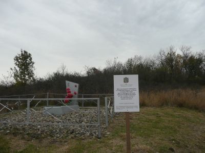 Могила младшего лейтенанта и 2 советских воинов, погибших в январе 1943 года