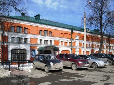 Здание бывшего торгового корпуса