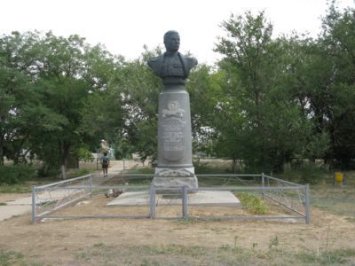 Бюст дважды Героя Советского Союза Шурухина П.И.