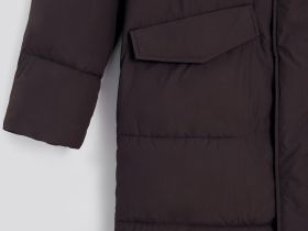 Однобортное пальто с капюшоном