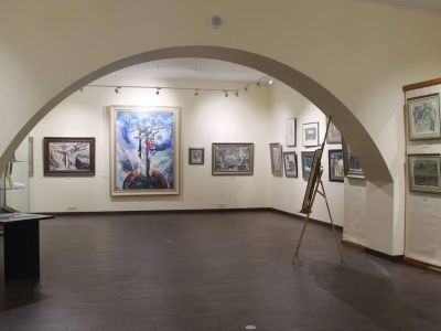 Выставочный зал на площади Революции