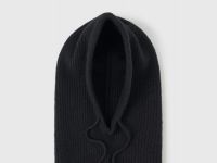 Вязаный капор, Черный