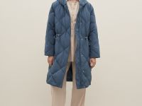 Пуховое пальто из водонепроницаемой ткани