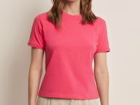 Футболка приталенного силуэта