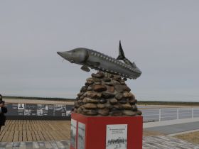 Вилюйск преображается: в День города на набережной «Поющие пески» зазвучала новая музыка