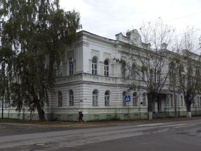 Двухэтажное здание