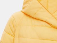 Утепленное полупальто с капюшоном