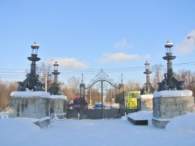 Мост с грифонами