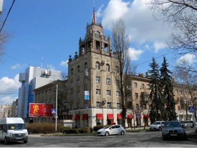 Дом под шпилем