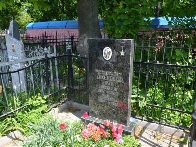 Могила Героя Советского Союза Асессорова Ивана Федоровича