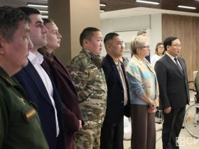 Автомобили с ручным управлением вручили участникам СВО в Якутии