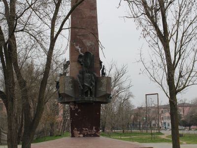 Памятник 250 лет городу