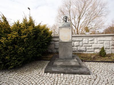 Памятник Герою Советского Союза С.В.Гурьеву