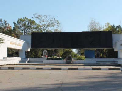 Братская могила мирных жителей - жертв фашистского террора