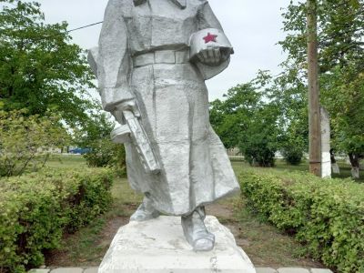 Памятник погибшим воинам