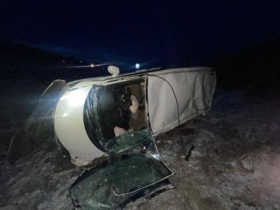 В Чурапчинском районе водитель уснул за рулем и перевернул автомобиль. Есть пострадавший