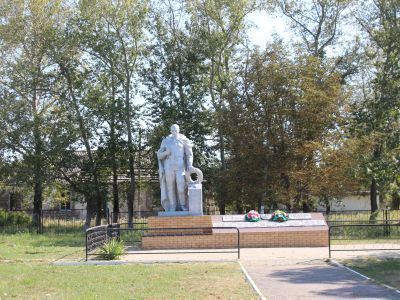 Памятный знак в честь односельчан, погибших в годы Великой Отечественной войны