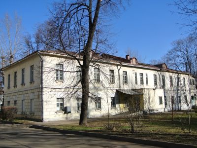 Боковой флигель