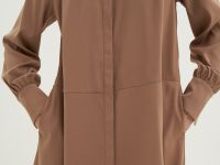 Платье в рубчик с отложным воротником