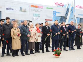 Минута молчания, новобранцы и гречка: в Якутске прошла церемония памяти в честь Дня Победы