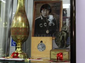 В Якутске открылась выставка в честь 75-летия Александра Иванова