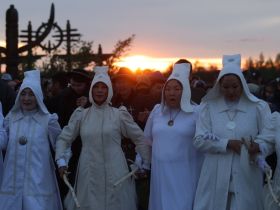 В Якутске на Ысыахе Туймаады состоялся обряд встречи солнца