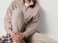 Бежевые спортивные свободные брюки Глория Джинс