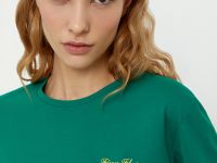 Базовая футболка прямого кроя