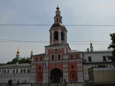 Надвратная церковь и колокольня