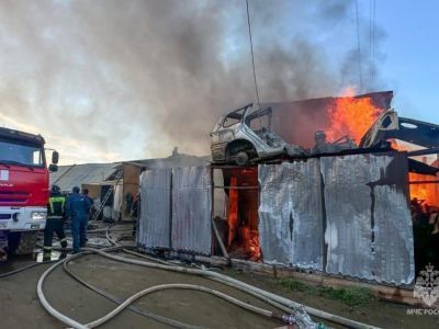 Пожар вспыхнул на Хатын-Юряхском шоссе в Якутске