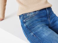 Женские джинсы Lacoste облегающего кроя