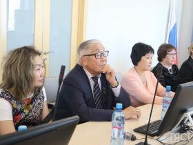 Именные стипендии Владимира Членова вручили 13 лучшим студентам и преподавателям