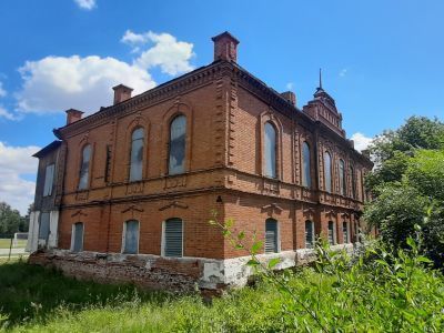 Здание кредитного товарищества, где 9-10 сентября 1919 г. проходил съезд делегатов селений Алтая, восставших против Колчака, на котором был избран Западно-Сибирский областной исполком Советов рабочих, крестьянских и солдатских депутатов (Облаком) во главе