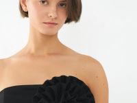 Топ с объёмным декором, Черный