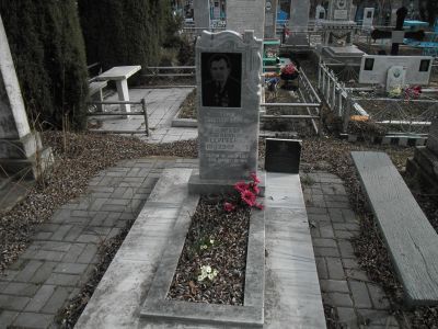 Могила И.С. Жидкова (1923 - 1977), Героя Советского Союза