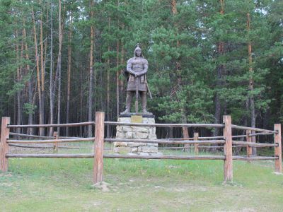 Памятник «Соморсун Баатыр» легендарному прародителю рода Соморсун