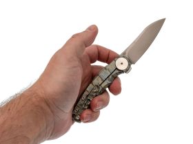 Складной нож Dr.Tech D9618C, сталь M390, рукоять титан, камуфляж