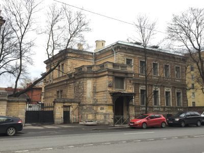 Особняк Кирштена Э.А. со служебным флигелем, с металлической оградой, воротами и палисадником