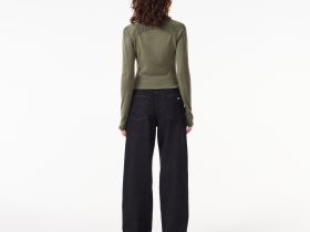 Женские прямые джинсы Lacoste