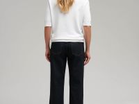 Легкий джемпер прямого кроя с коротким рукавом