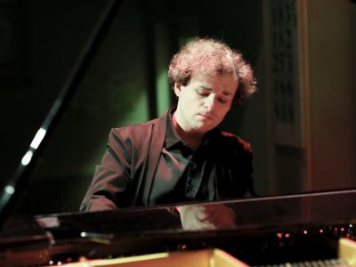 Евгений Савельев. Лодка в океане (Дом Шрёдера)