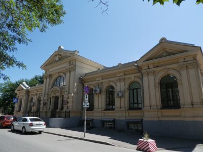 Здание комитета по управлению Новочеркасском, впоследствии городская Дума. Модерн с эклектикой