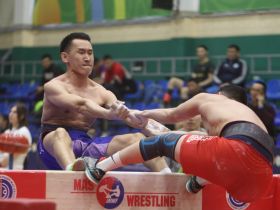 Сенсационно завершился турнир по мас-рестлингу Харлампия Васильева в Якутске