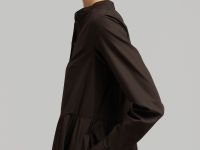 Свободное платье миди А-силуэта