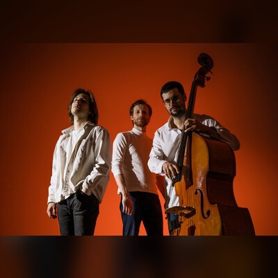 Illo Trio